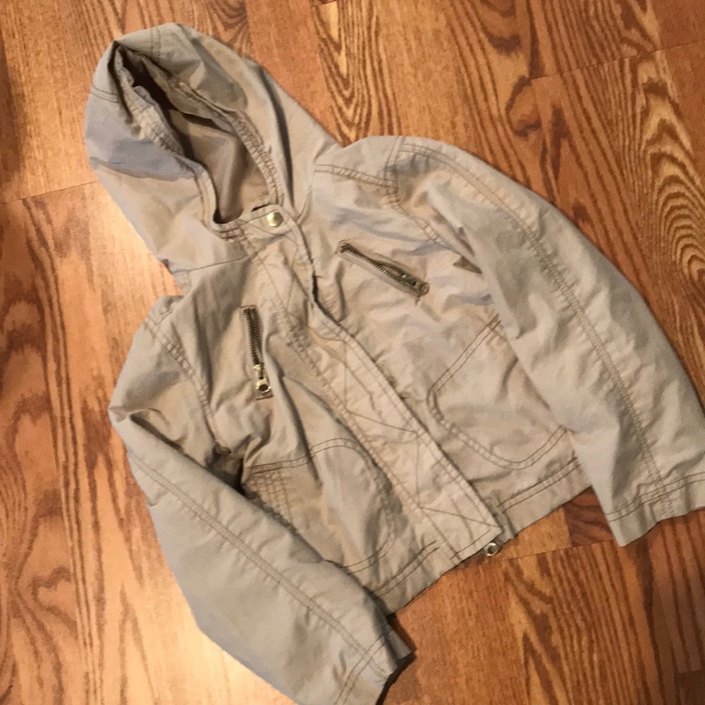 Girls, size S(6-7), tan jacket
